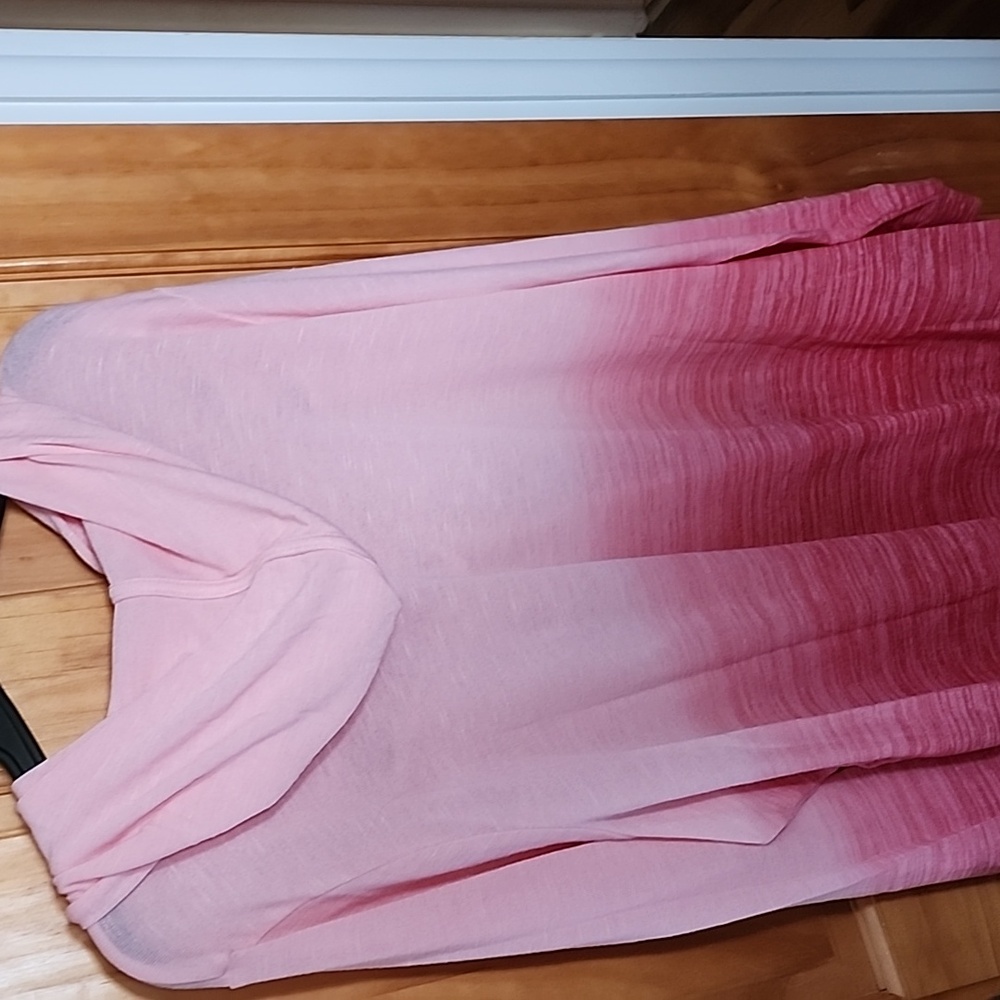 Pink top - Picture 3 of 3